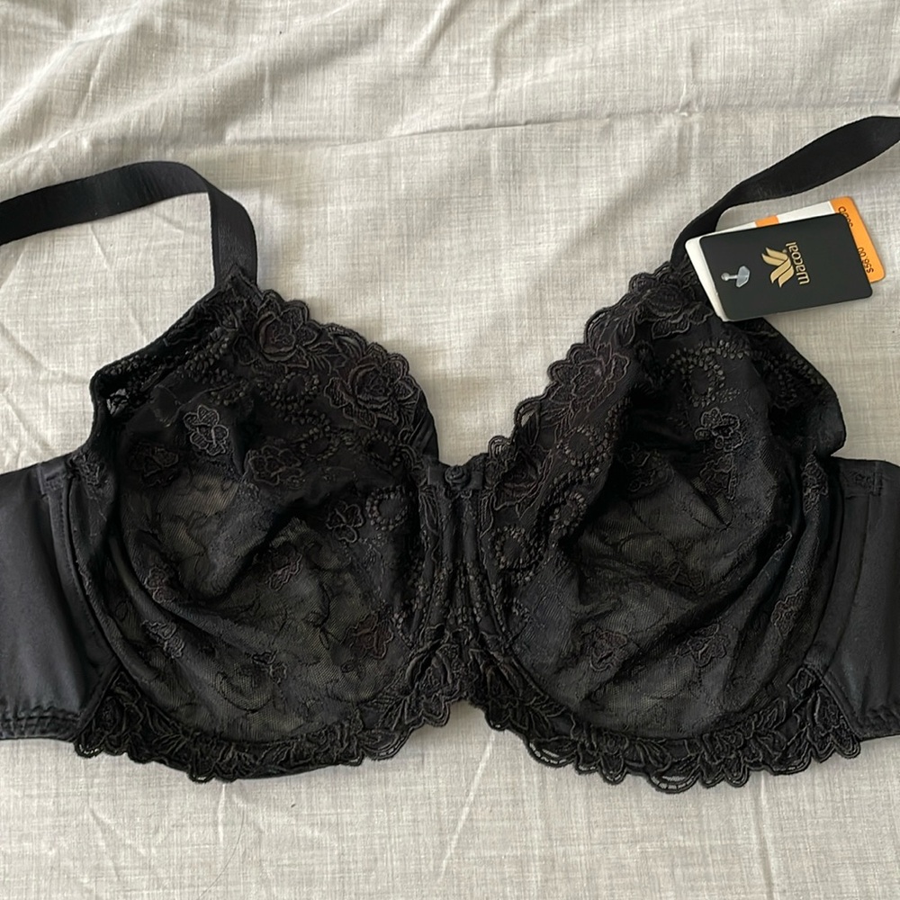 Wacoal black flower lace bra, size 36DD never worn w/ tags